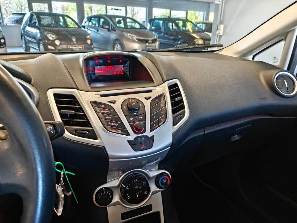 Ford Fiesta 1,4 Titanium 5d