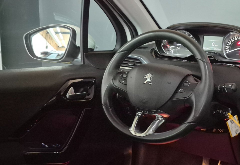 Peugeot 208 1,2 VTi 82 Supreme 5d