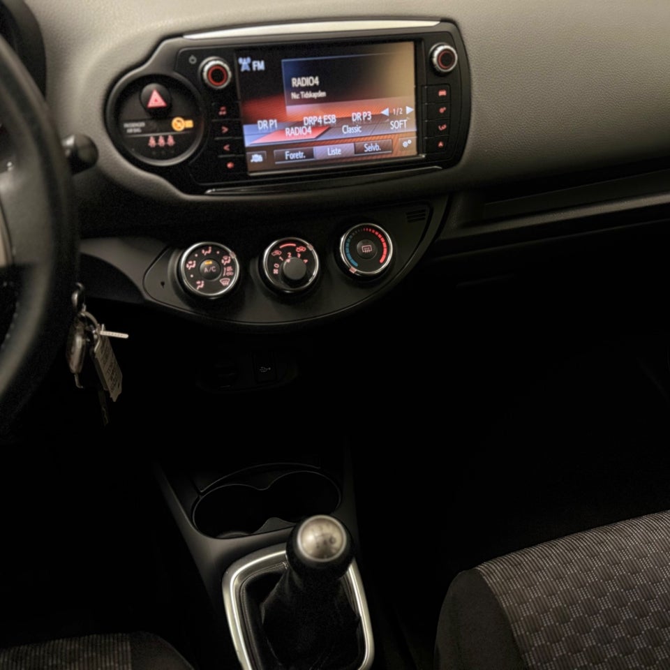 Toyota Yaris 1,0 VVT-i T2 5d