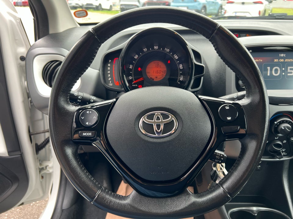 Toyota Aygo 1,0 VVT-i x-plore 5d