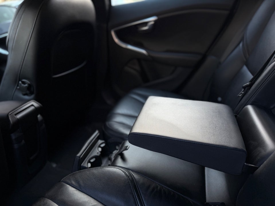 Volvo V40 2,0 D2 120 Momentum 5d