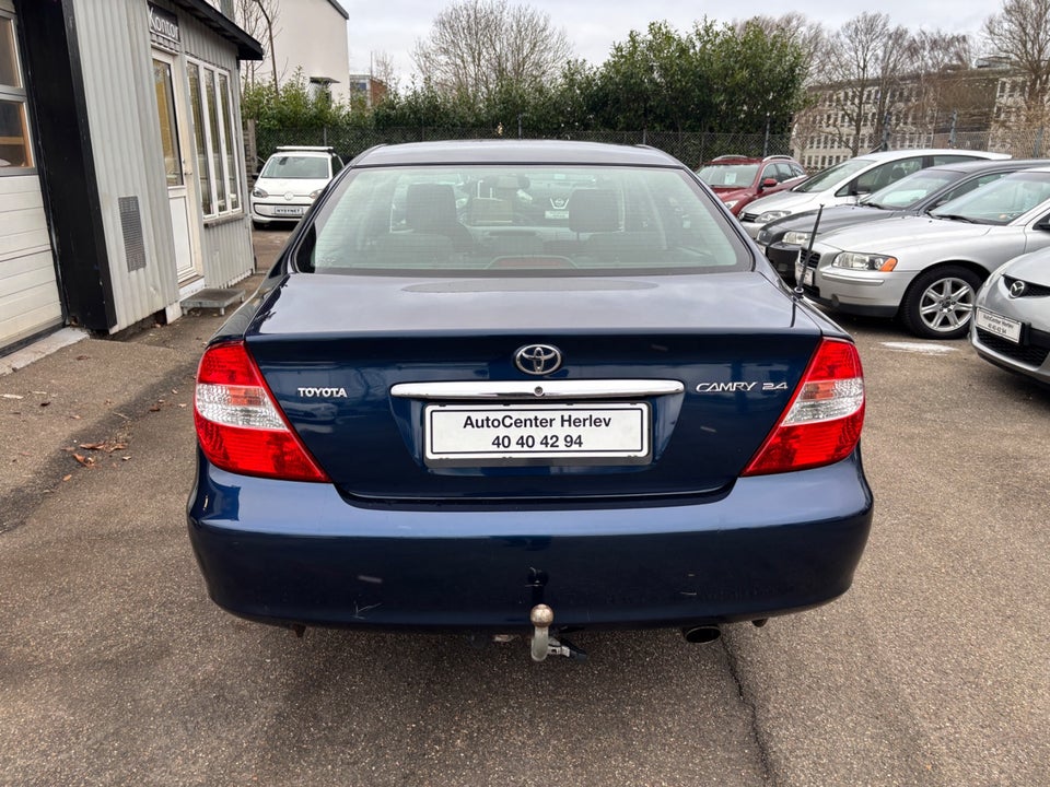 Toyota Camry 2,4 VVT-i aut. 4d