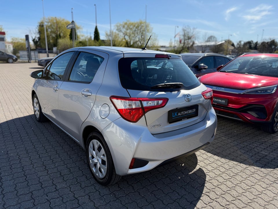 Toyota Yaris 1,0 VVT-i T2 5d