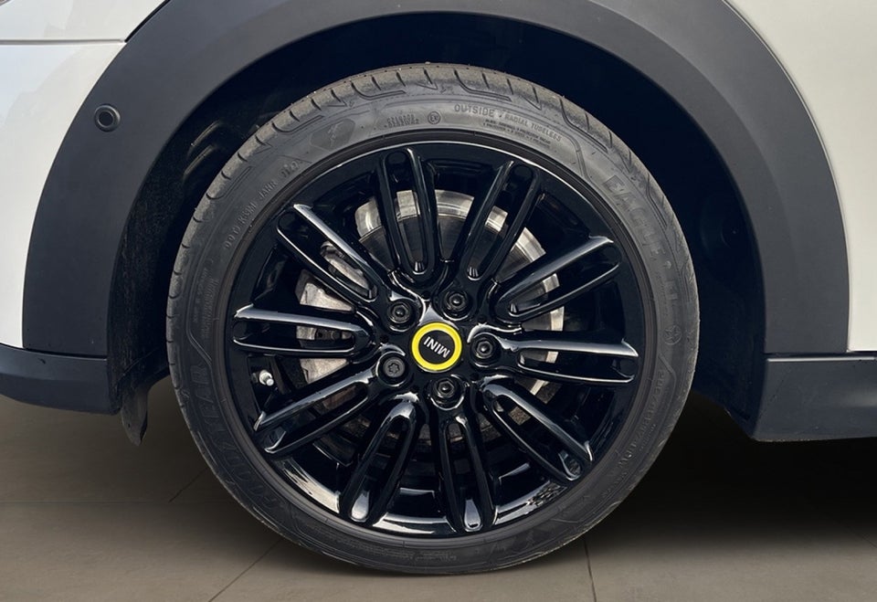 MINI Cooper SE Maximise 3d