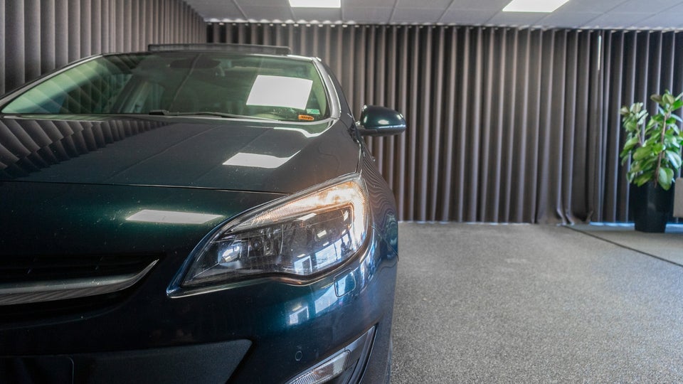 Opel Astra 1,4 T 140 Enjoy 5d