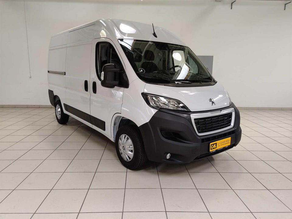 Peugeot Boxer 333 2,2 BlueHDi 140 L2H2 Premium