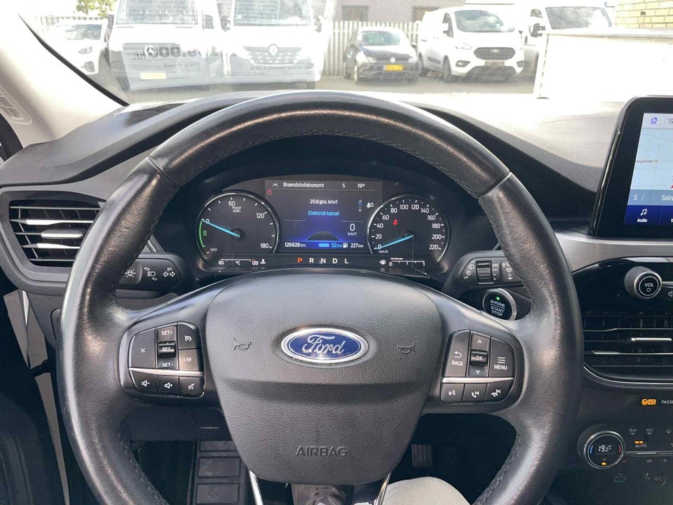 Ford Kuga 2,5 PHEV Titanium CVT 5d
