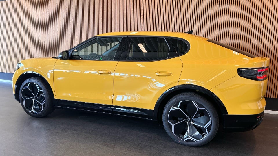 Ford Capri 77 Select Extended Range 5d