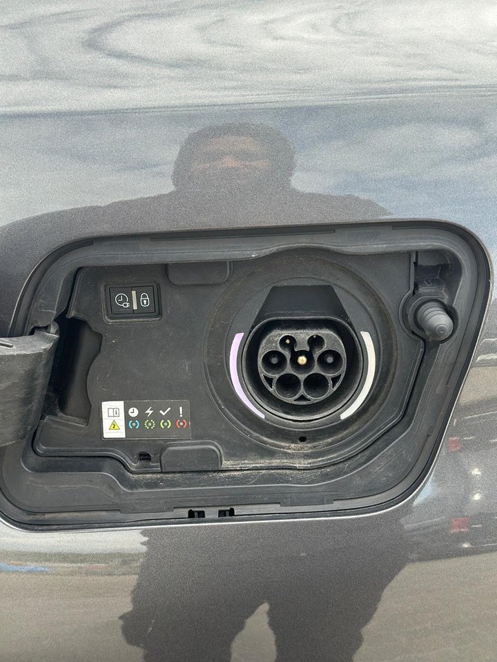 Peugeot 3008 1,6 Hybrid Allure Limited EAT8 5d