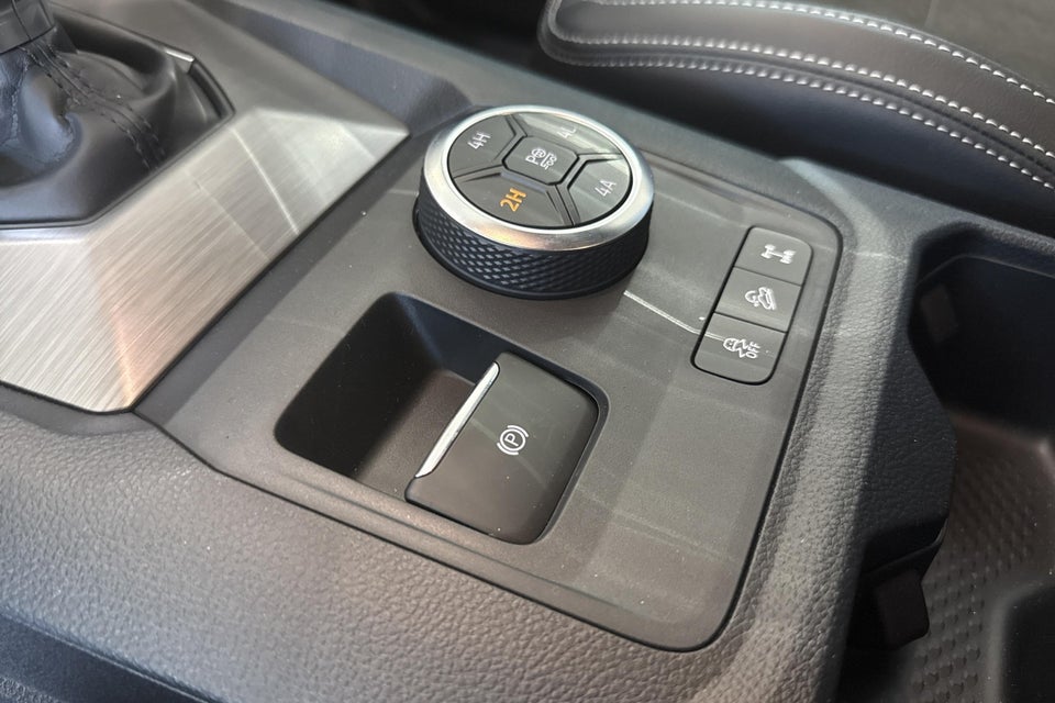 VW Amarok 3,0 TDi 240 Dark Label aut. 4Motion 4d