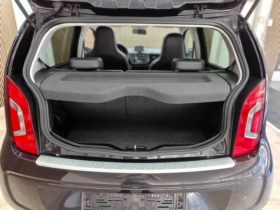 VW Up! 1,0 75 Black Up! 5d