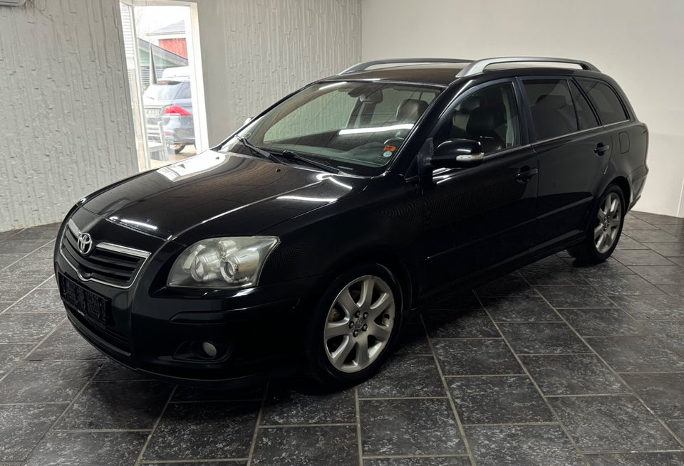 Toyota Avensis 2,0 D-4D Sol stc. 5d