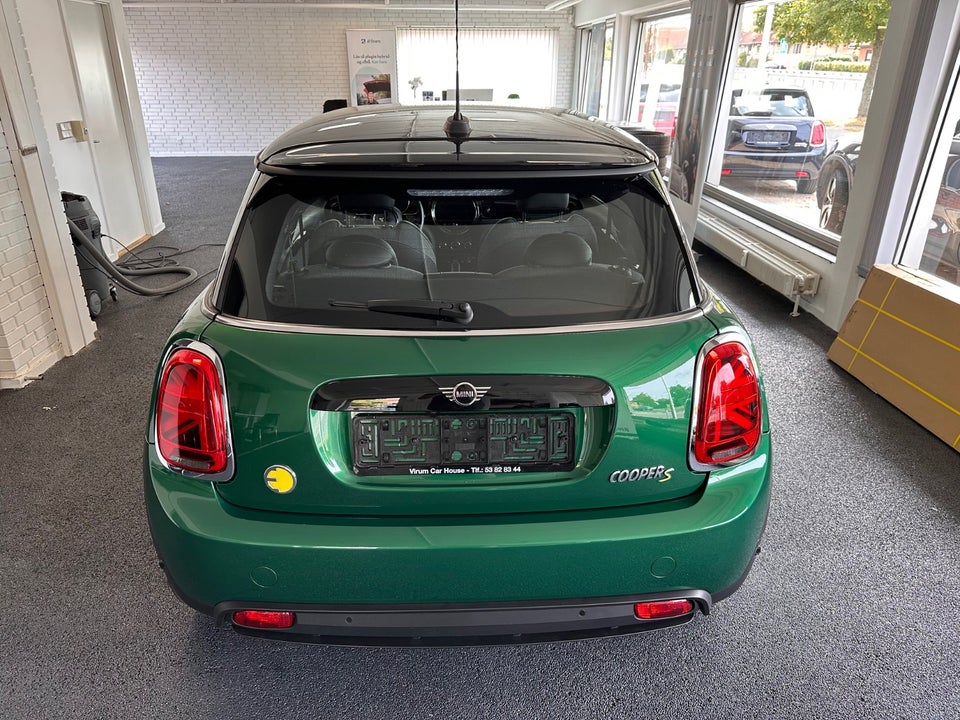 MINI Cooper SE Essential 3d