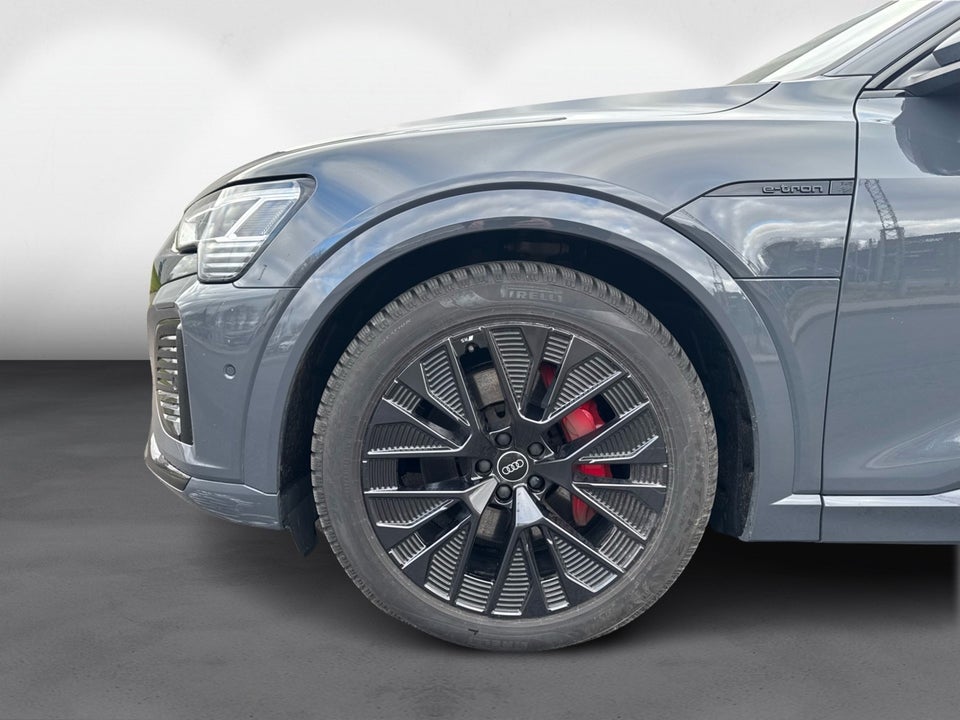 Audi Q8 e-tron 50 S-line quattro 5d