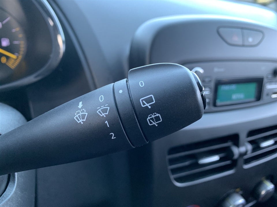 Renault Clio IV 1,2 16V Authentique 5d