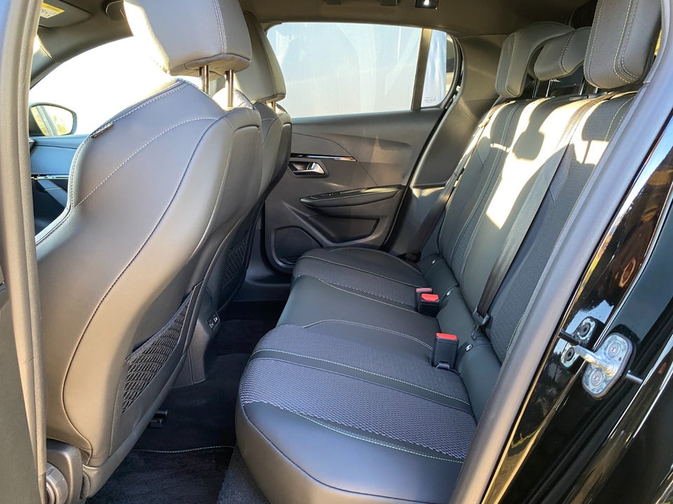 Peugeot e-208 54 GT 5d