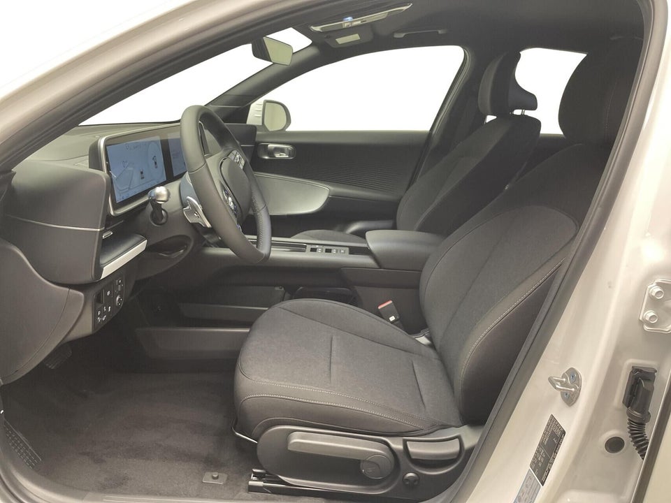 Hyundai Ioniq 6 77 Essential 4d
