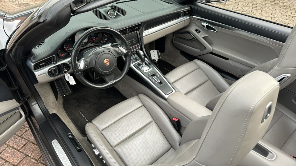 Porsche 911 Carrera 4S 3,8 Cabriolet PDK 2d