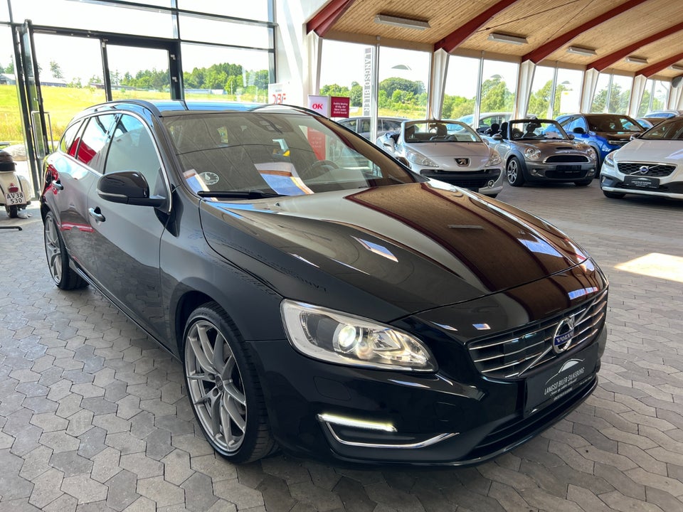 Volvo V60 2,0 T4 190 Momentum aut. 5d