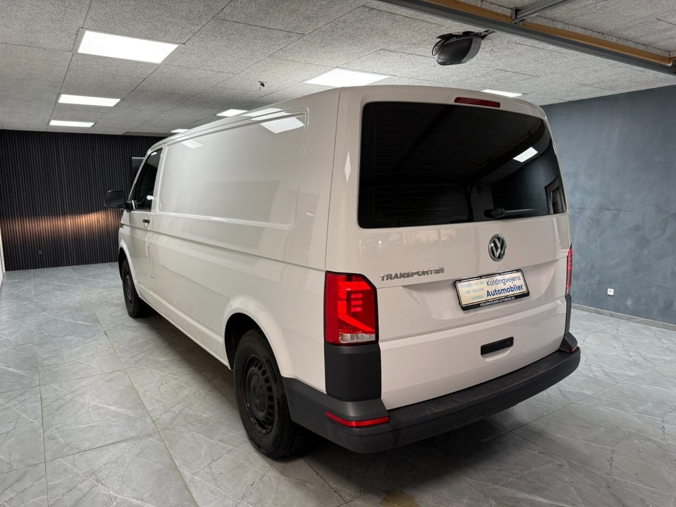 VW Transporter 2,0 TDi 110 Kassevogn lang