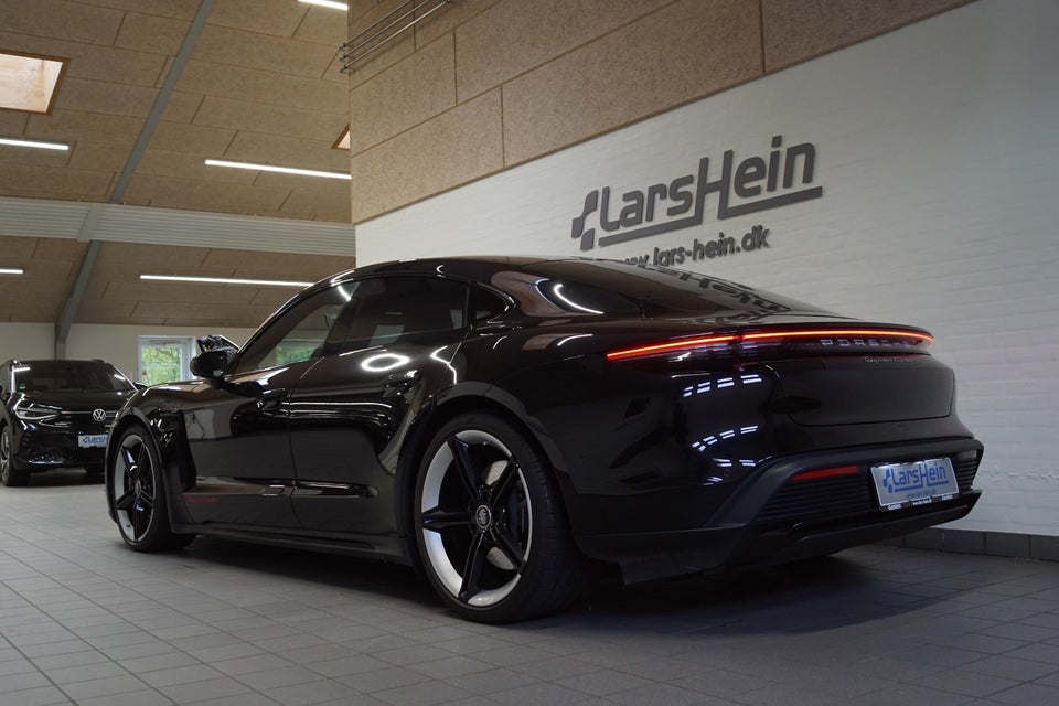 Porsche Taycan Turbo Performance+  4d