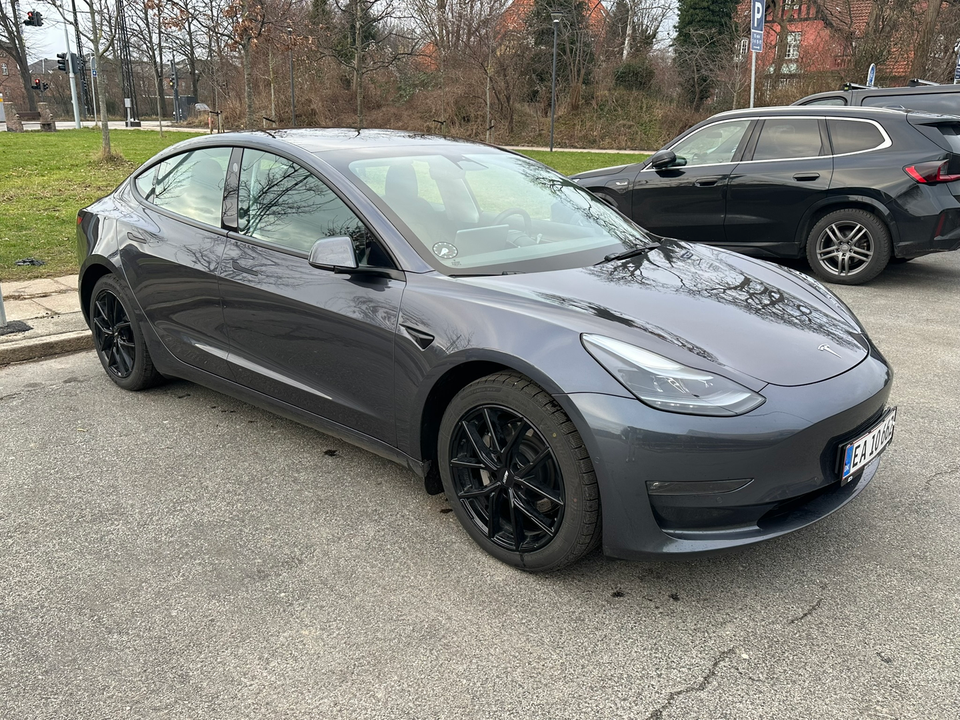 Tesla Model 3 Long Range AWD 4d