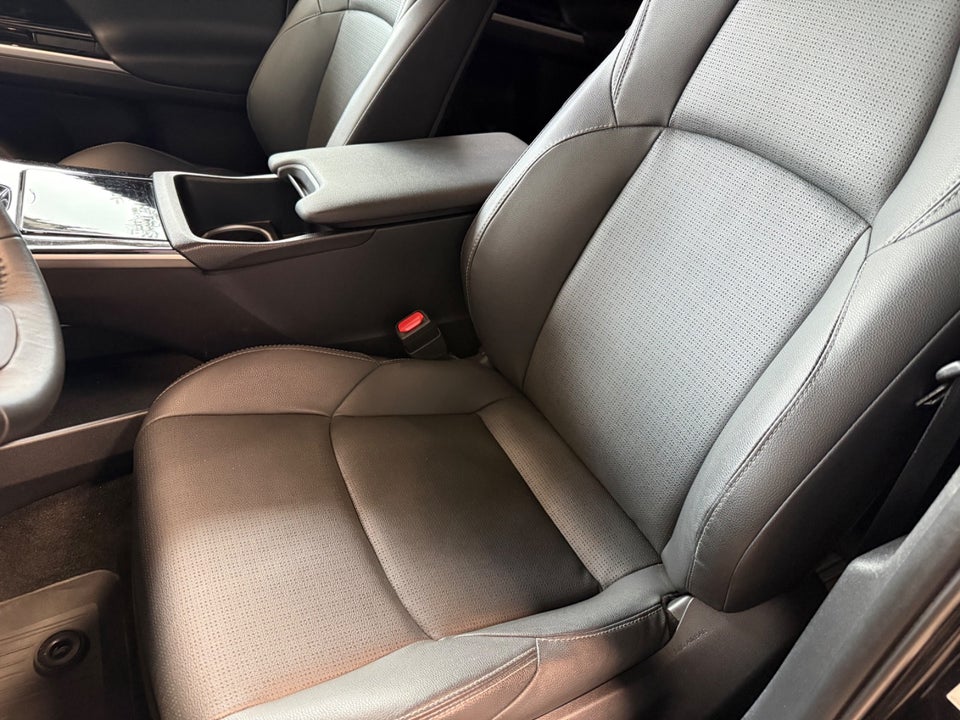 Toyota bZ4X Executive 5d