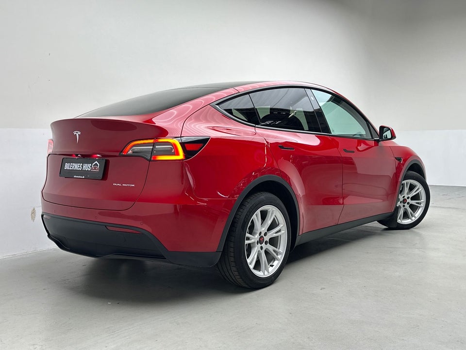 Tesla Model Y Long Range AWD 5d