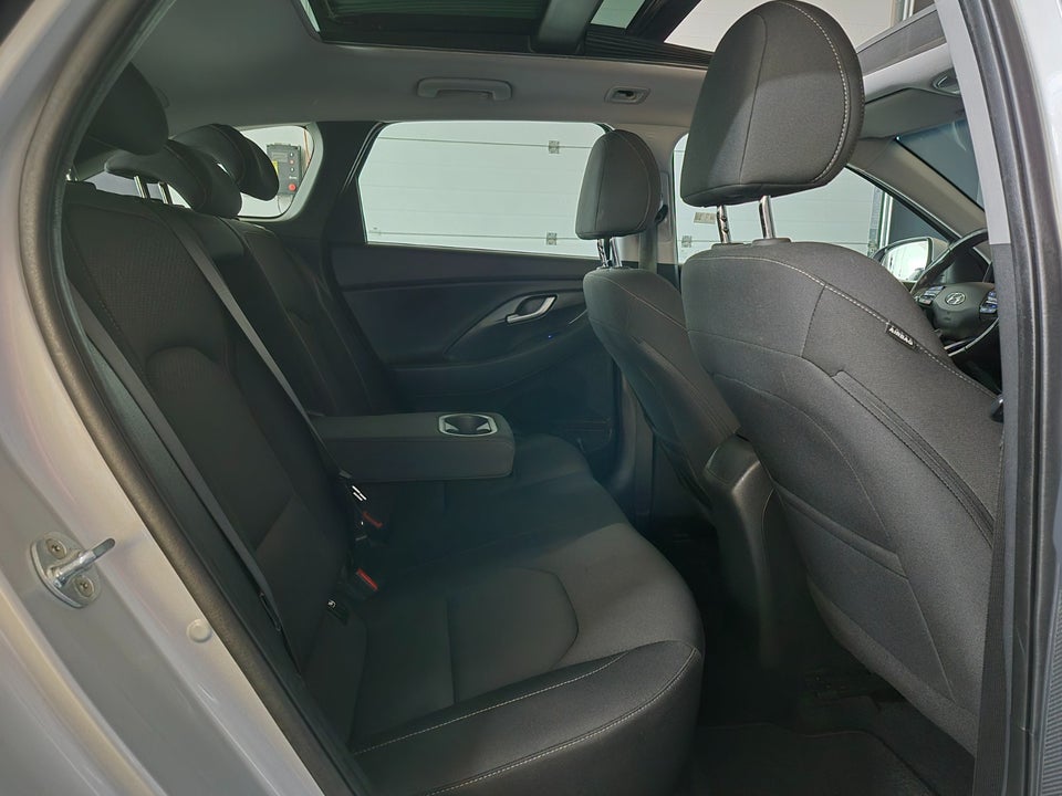 Hyundai i30 1,4 T-GDi Premium stc. DCT 5d