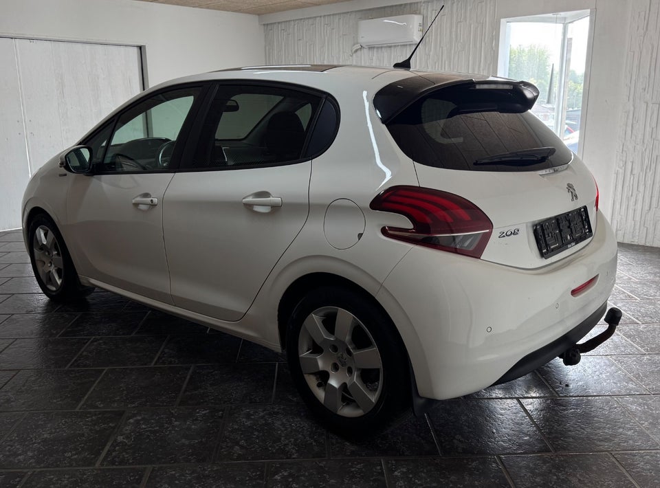 Peugeot 208 1,5 BlueHDi 100 Signature Sky 5d