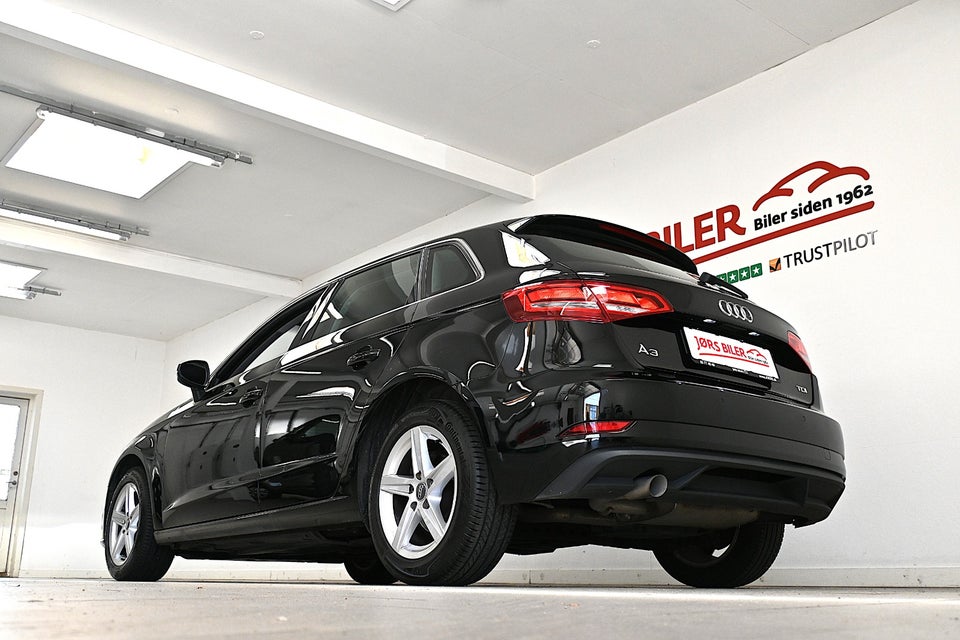 Audi A3 30 TDi Sportback 5d