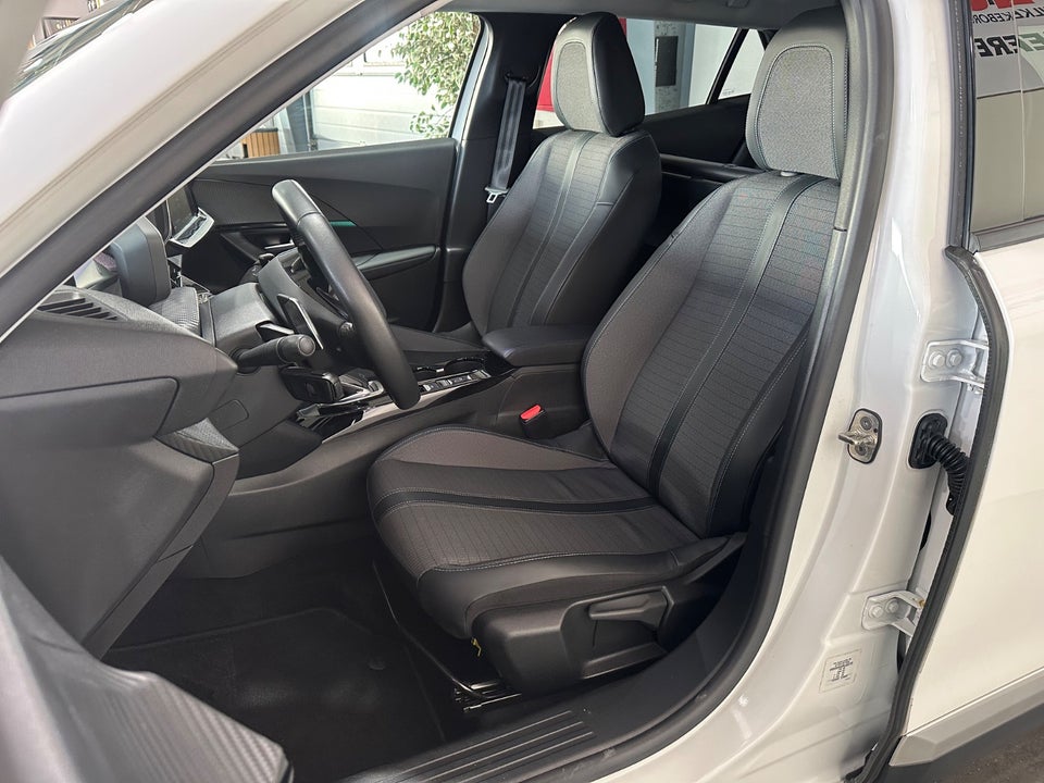 Peugeot 2008 1,2 PureTech 130 Allure Pack EAT8 Van 5d