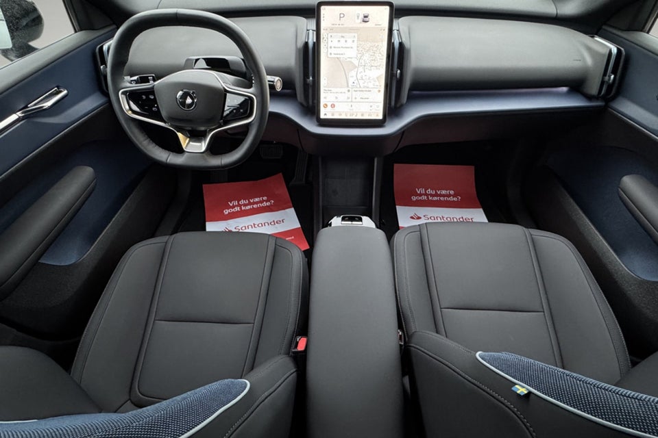 Volvo EX30 Extended Range Plus 5d