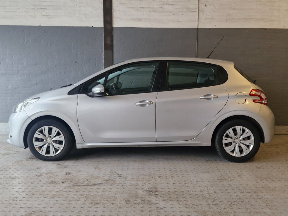 Peugeot 208 1,2 VTi Active 5d
