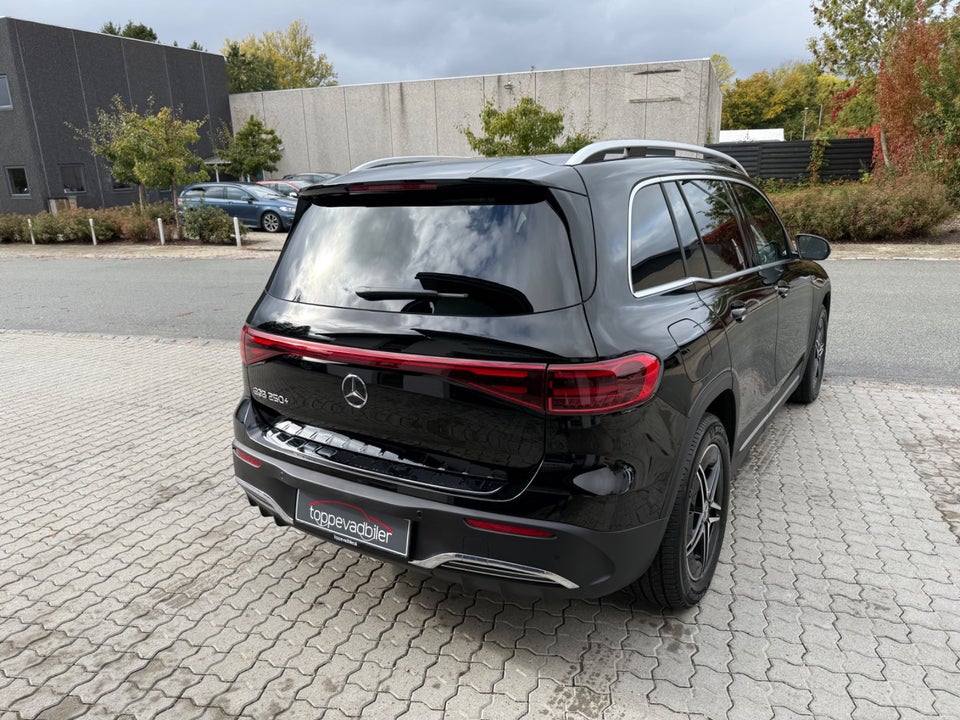Mercedes EQB250+ AMG Line 5d