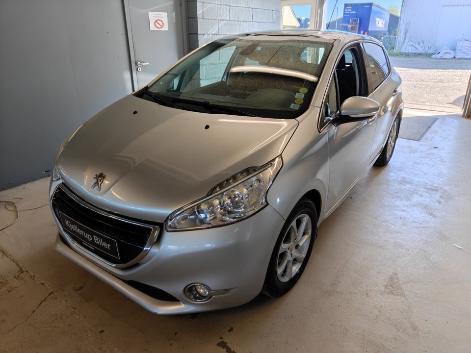 Peugeot 208 1,2 VTi 82 Allure 5d