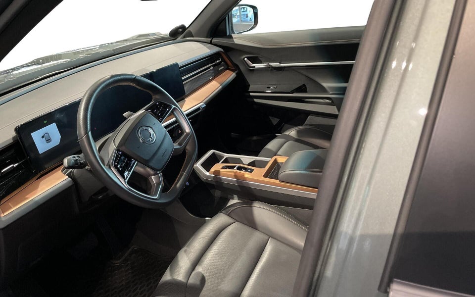 KGM Torres EVX Exclusive 5d