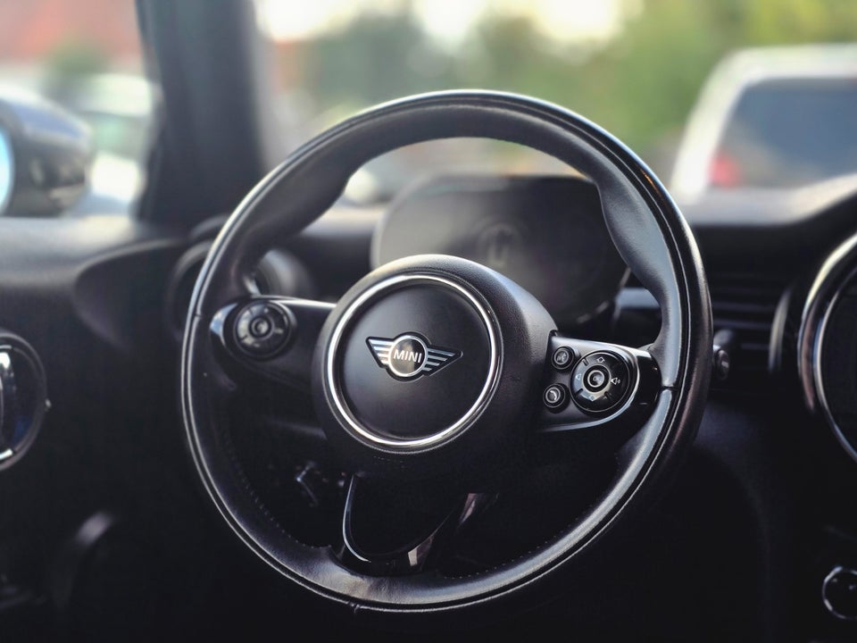 MINI Cooper SE Essential 3d