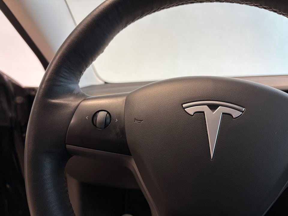 Tesla Model 3 Long Range AWD 4d