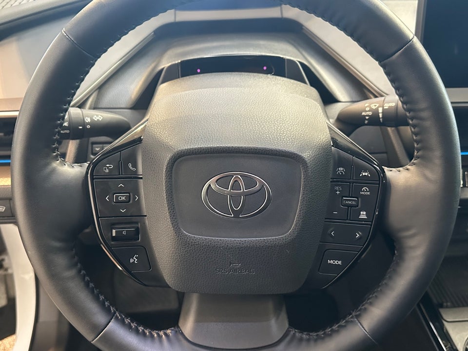 Toyota Prius 2,0 Plug-in Hybrid Elegant 5d