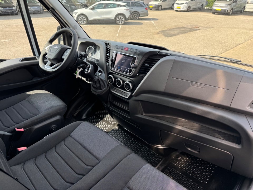 Iveco Daily 3,0 35S18 16m³ Van AG8