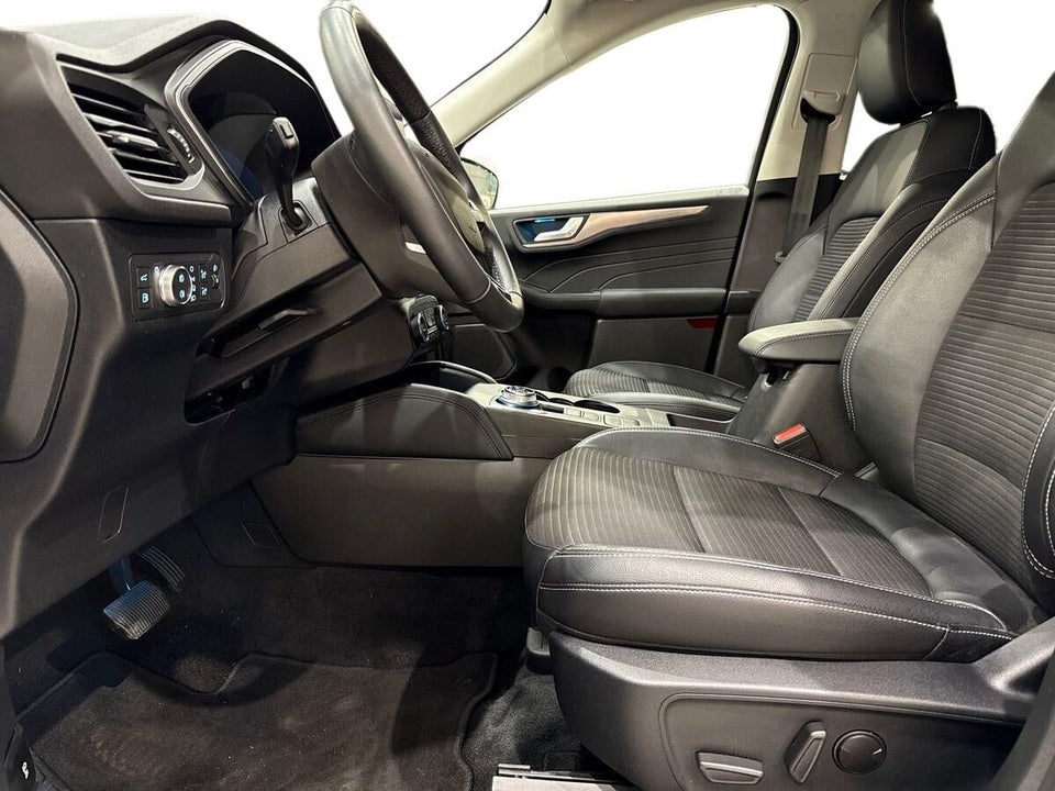 Ford Kuga 2,5 PHEV Titanium X CVT 5d