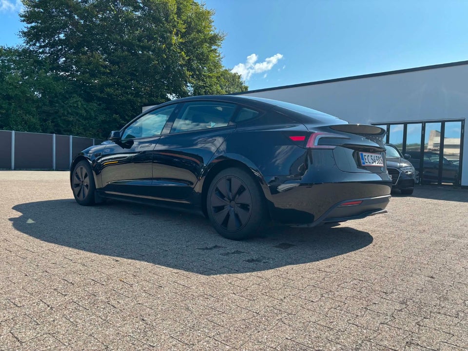 Tesla Model 3 RWD 4d