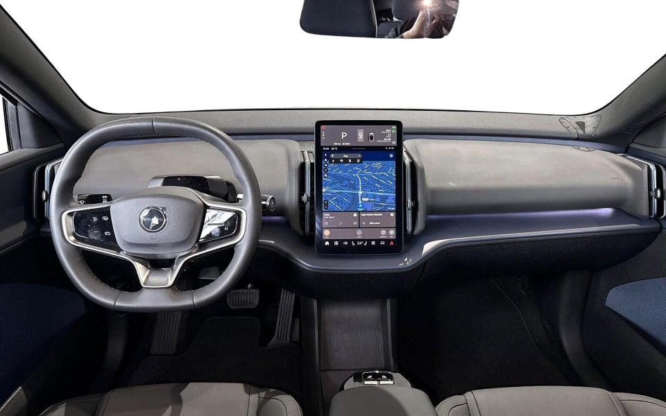 Volvo EX30 Extended Range Plus 5d