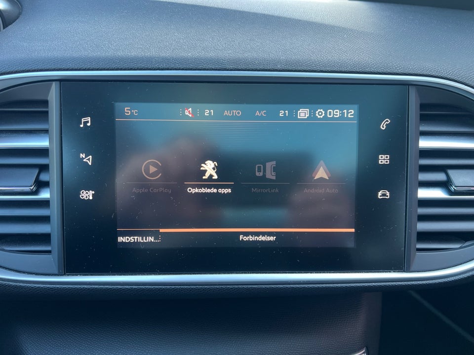 Peugeot 308 1,5 BlueHDi 130 Allure Sky SW 5d