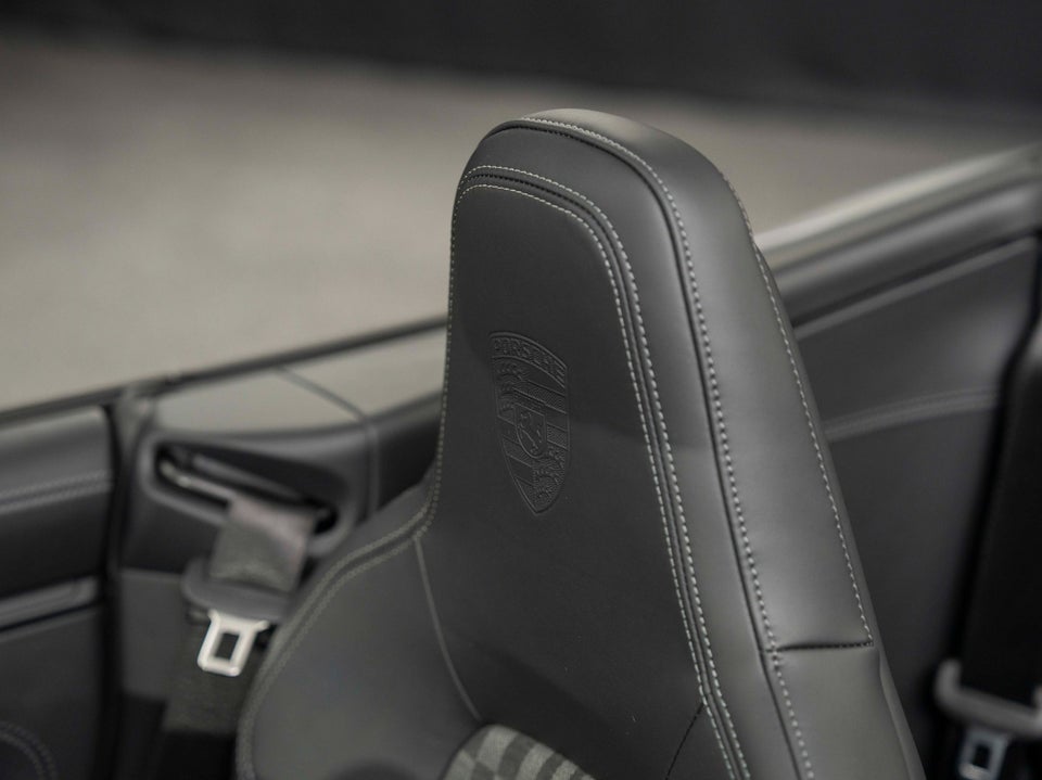 Porsche 911 Carrera GTS 3,6 Cabriolet Spirit 70 PDK 2d