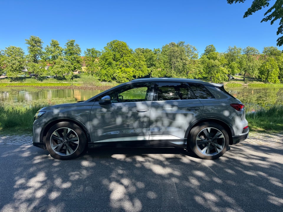 Audi Q4 e-tron 35 S-line 5d