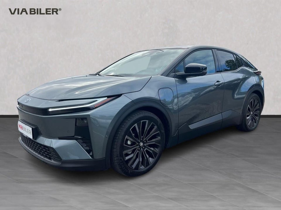 Toyota C-HR+ 77 Executive AWD 5d