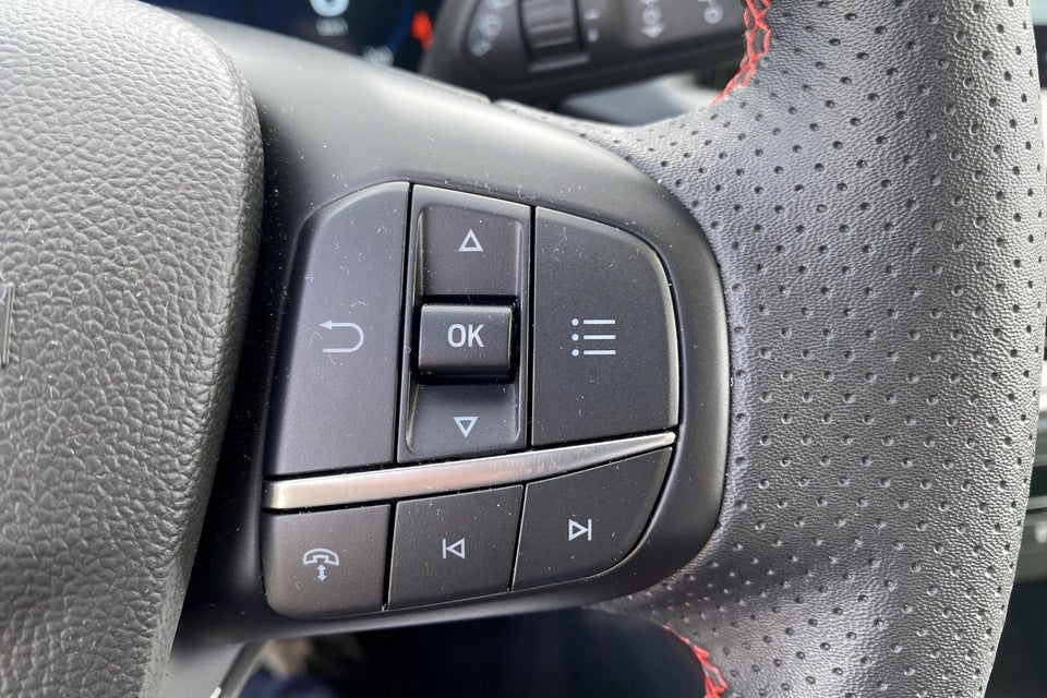 Ford Kuga 2,5 HEV ST-Line X CVT 5d