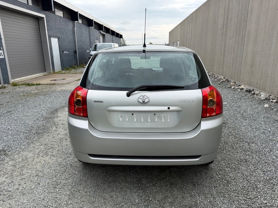 Toyota Corolla 1,6 Luna 5d